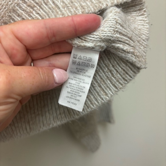 Ruby Moon Cropped Hooded Sweater - Picture 7 of 9